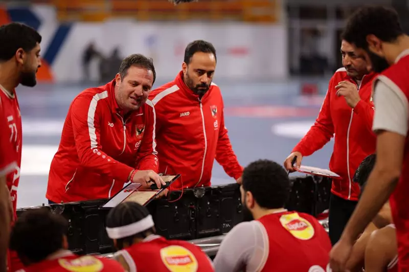 رسميًا.. اتحاد السلة يقرر إيقاف مدرب الأهلي وتغريمه ماليًا 